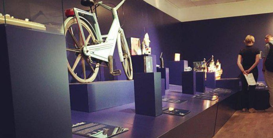 Музей, музей невдач, велосопед, люди, експонати, виставка,