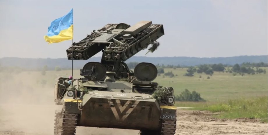 Украинский самоходный ЗРК 9К35 "Стрела-10"