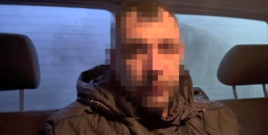 Le suspect semblait venir librement à Moscou, vivant en Ukraine. L'explosif, qu'...