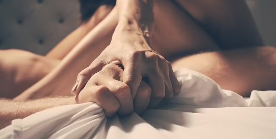 секс, близость, руки