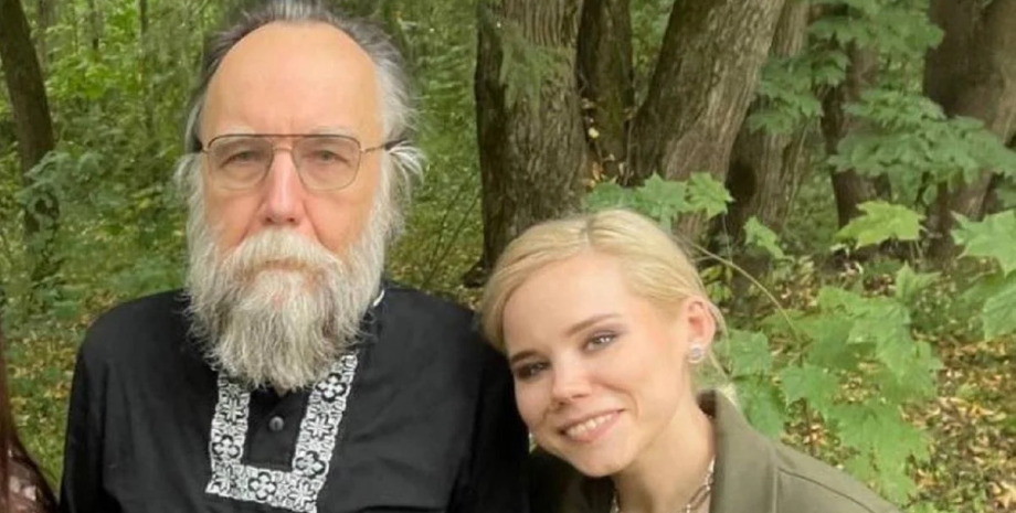 Daria Dugin wurde infolge einer Autolastung getötet, wobei sie Alexander Dugin g...