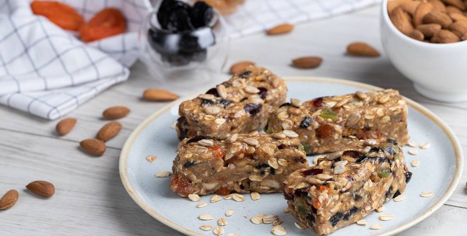 енергетичні батончики, перекус, правильне харчування