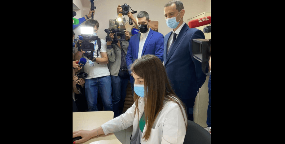 ляшко, врач, компьютер, электронный больничный, фото