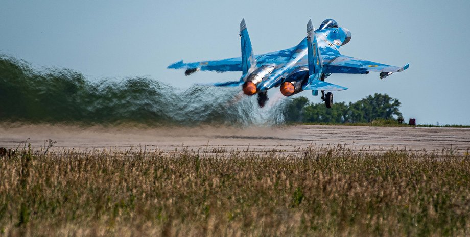 Истребитель Су-27