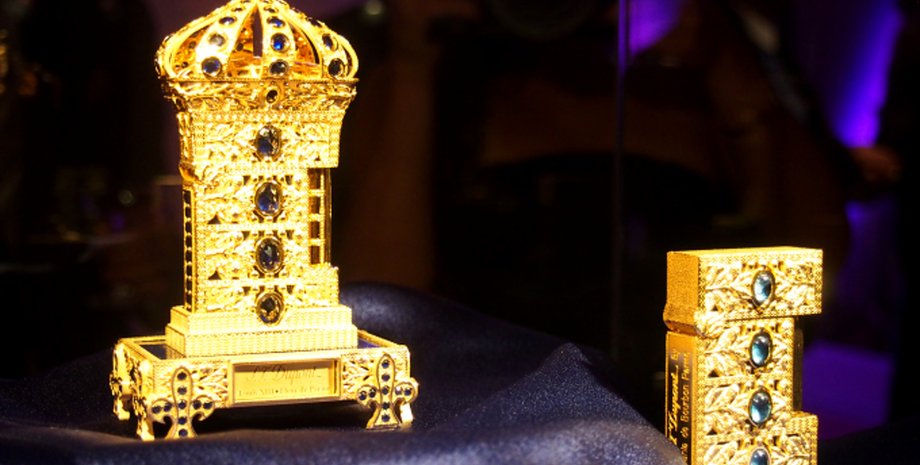 Самая дорогая зажигалка для сигар в мире, Louis XIII Fleur de Parme, мировой рекорд, украшенная сапфирами, сделанная из чистого золота