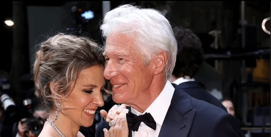 Ричард Гир и его жена Алехандра Сильва вышли на публику