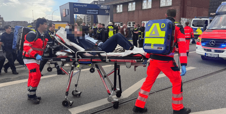 Гамбург нападение, новости Гамбург, скорая Гамбург, нападение с ножом