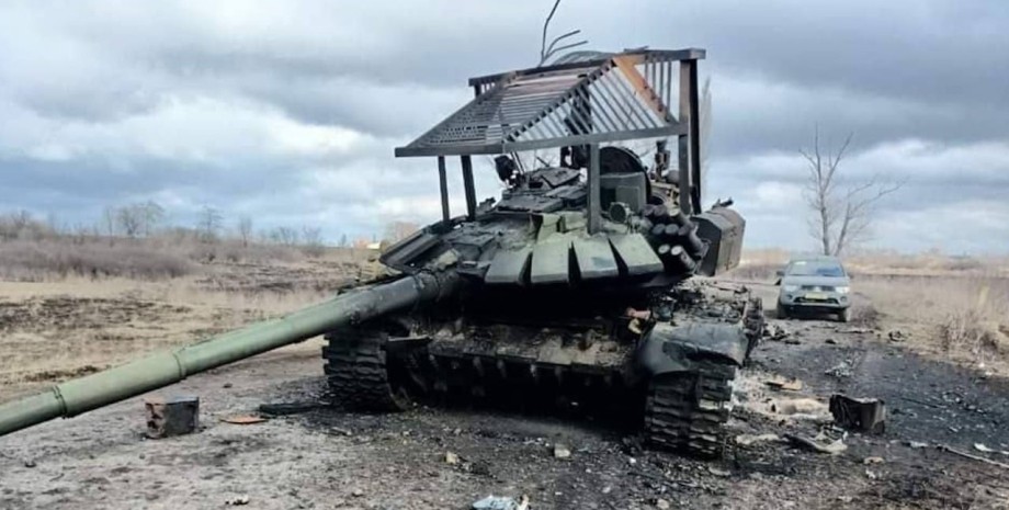 разбитый танк