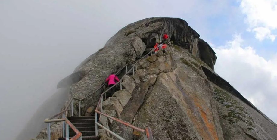 Скала Моро, США Калифорния, США скала, несчастный случай США, США молния, скала Моро молния, удар молнии США, удар молнии США, удар молнии