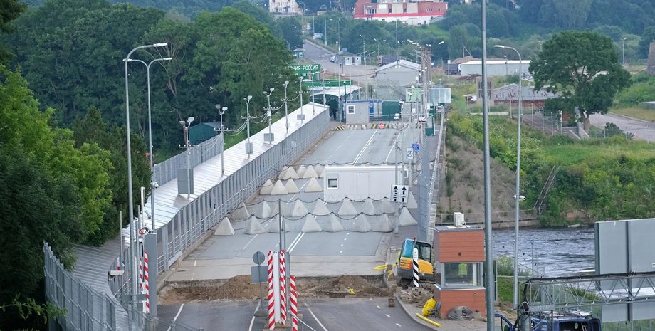 Граждане Эстонии опасаются вторжения РФ и имеют внутриполитические проблемы, тогда как Кремль имеет собственное видение на Балтию, написали аналитики