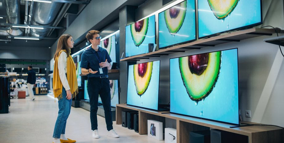 Телевизоры OLED в магазине
