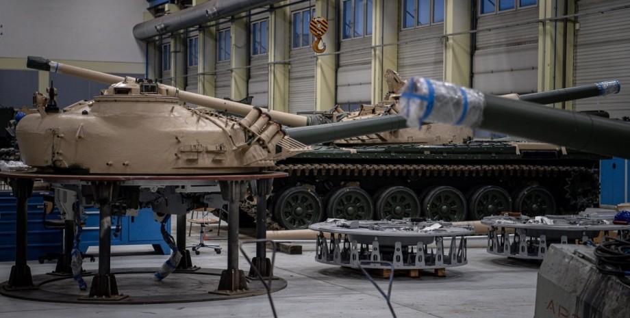 танки Т-72Б чехия