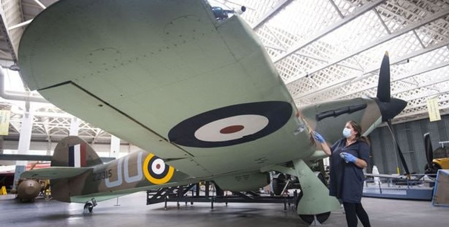 Літак Харрікейн, дрон, безпілотник