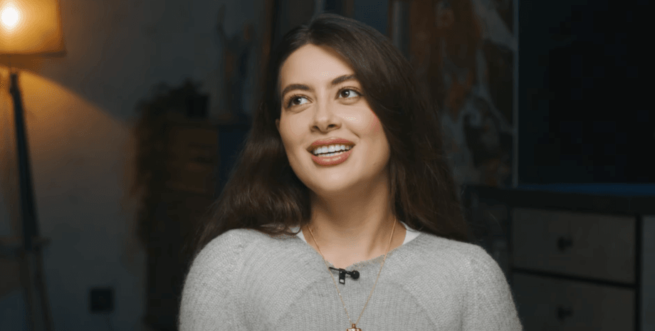 Рамина Эсхакзай, Эсхакзай, Рамина