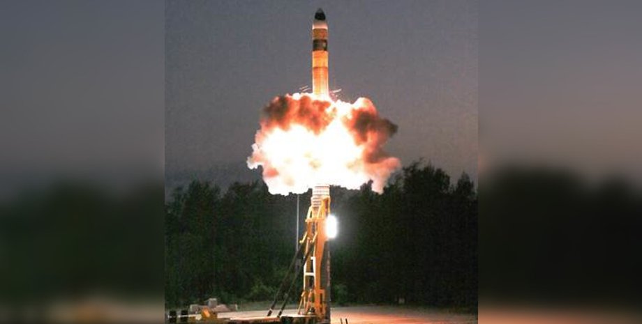 фото пуску ракети Agni в Індії