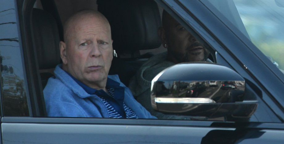 хворий Брюс Вілліс живе в окремому будинку