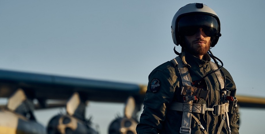 Павло Іванов пілот F-16 Павло Іванов, пілот, пілот F-16, український пілот