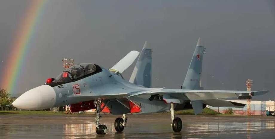 Российский истребитель Су-30СМ2