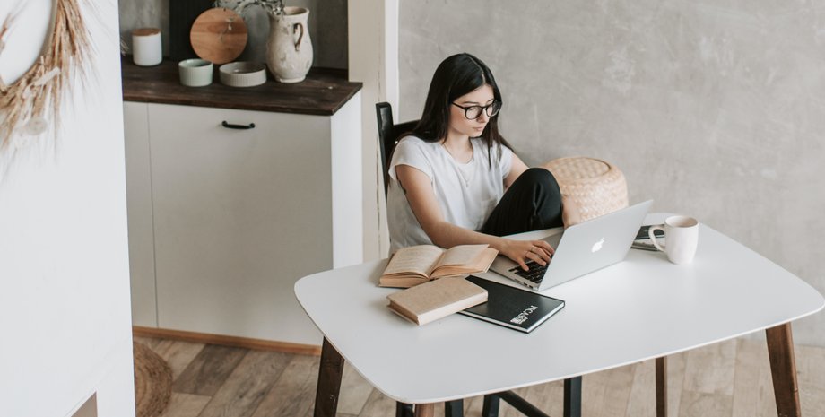 ноутбук, кибератаки, хакер