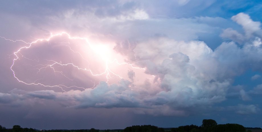 блискавка, небо