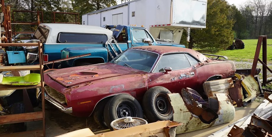 Plymouth Barracuda, Dodge Challenger, заброшенные авто