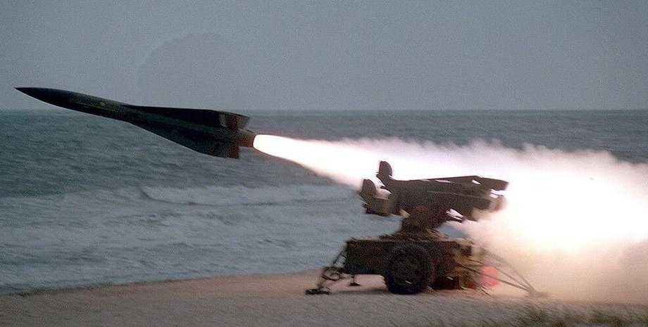 Пуск ракети HAWK, ракети HAWK,