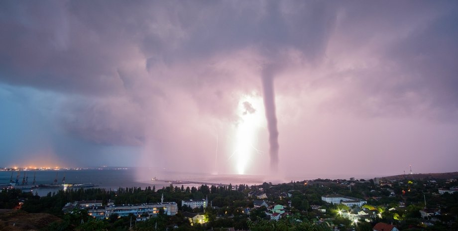 Фото: feodosiafoto.com