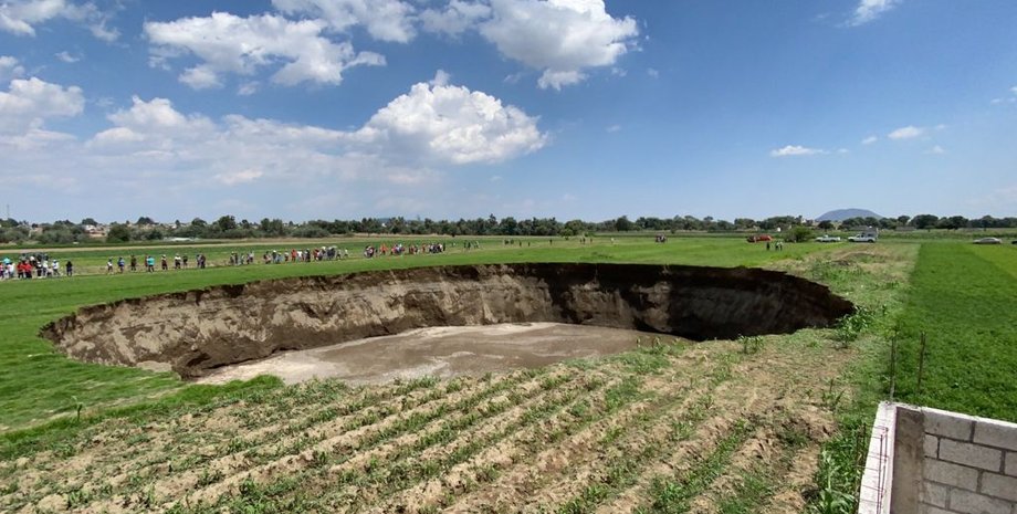 яма в земле, мексика, провал