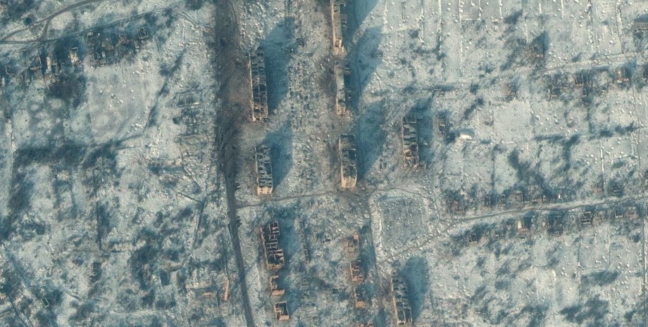 Супутникові знімки руйнувань у Соледарі