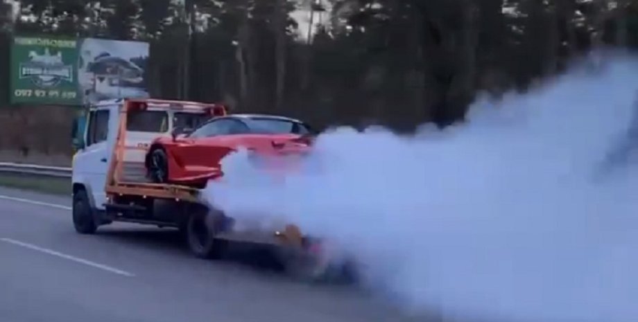 McLaren 720S, суперкар McLaren, сгорел McLaren, пожары McLaren