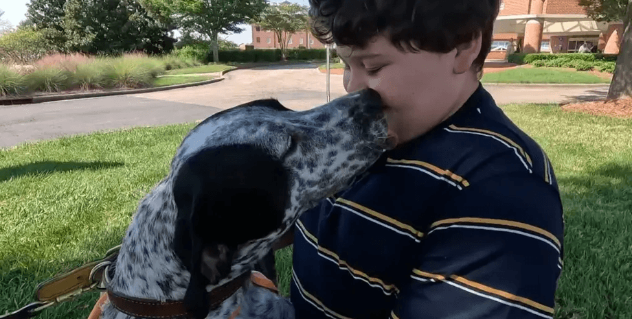 Джейми и Такер, собака