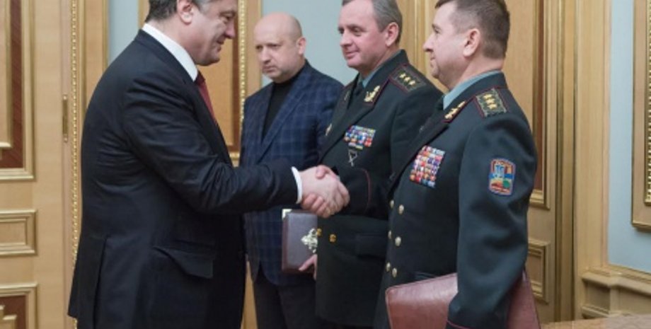 Петр Порошенко, Александр Турчинов, Виктор Муженко и Геннадий Воробьев / Фото: прсс-служба президента Украины