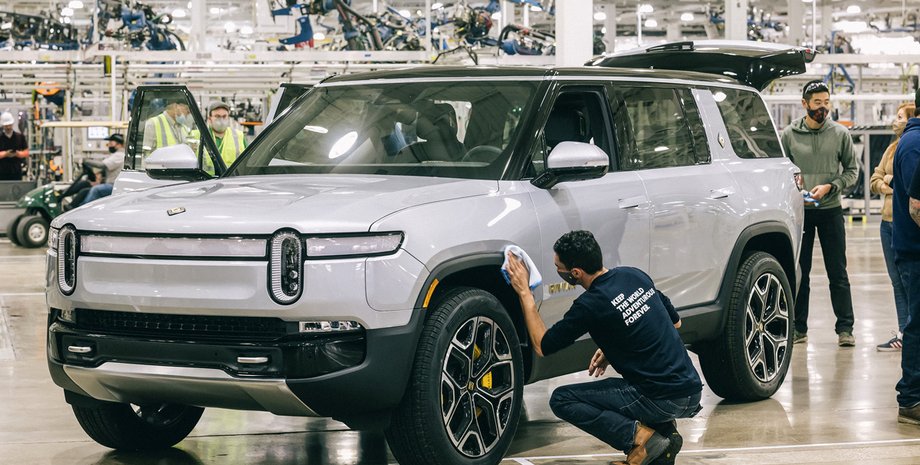 Электромобили Rivian R1S