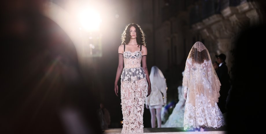 Дева Кассель