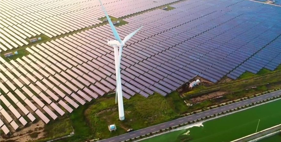 Сонячно-вітрова електростанція в Китаї