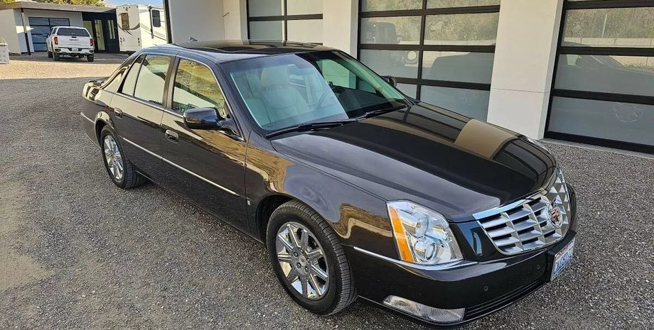 Cadillac DTS 2009, Cadillac DTS, капсула времени, седан Cadillac