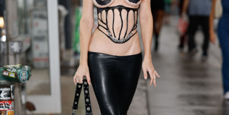 Джулія Фокс Джулія Фокс образ, Джулія Фокс і Каньє Вест, Джулія Фокс стиль, Джулія Фокс фото, Джулія Фокс фігура, Джулія Фокс одяг