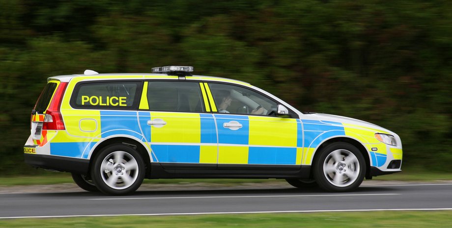 Полиция Британии, нарушение ПДД, езда без прав, водительские права, экзамен на права, водительский стаж