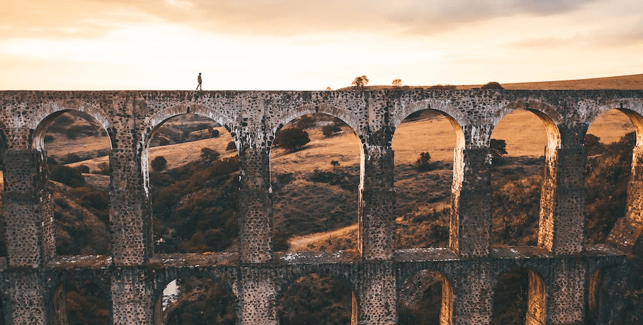 "Путешественник во времени", остался один в живых, застрял в 2027 году, пустой Рим, последний из людей, соцсети, руины,