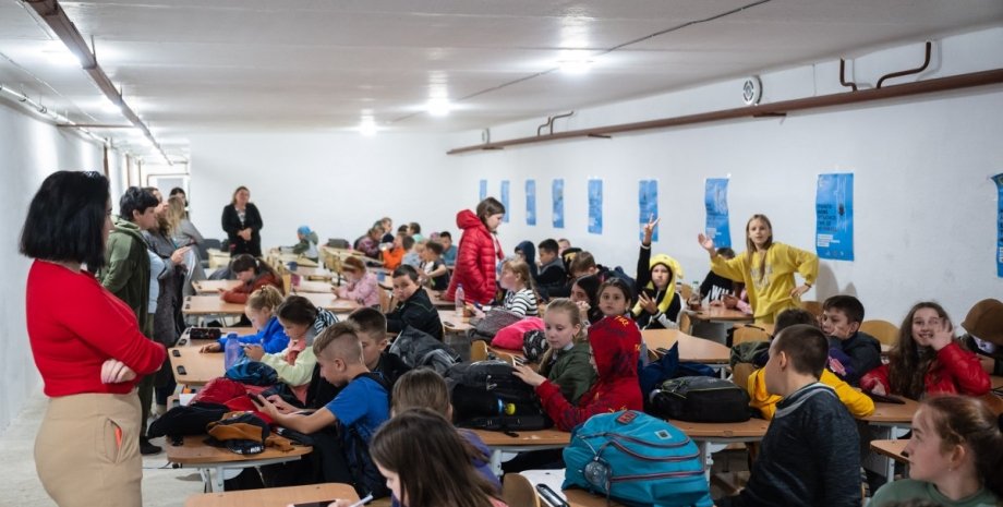 школа, школьники, школьники украина, школа укрытие, школьники в укрытии, школьники в убежище