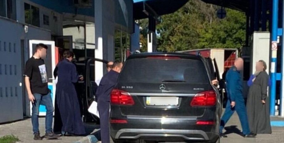 Митрополит Павло контрабанда кордон ікони прикордонники Лавра