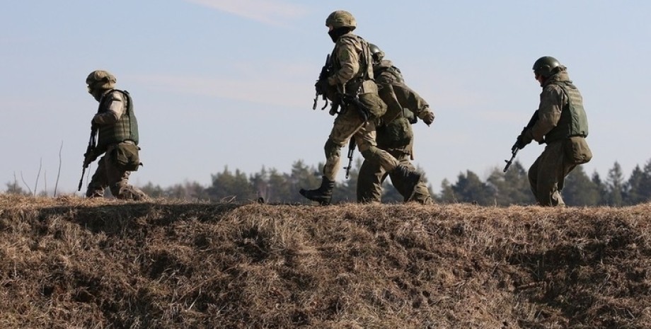 Аналітики поки що не відзначають жодних ознак того, що російські війська збирают...