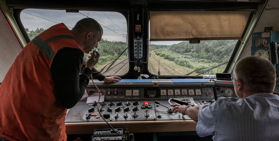 Невоспетые герои: железнодорожники эвакуационных поездов Невоспетые герои, железнодорожники, эвакуационные поезда
