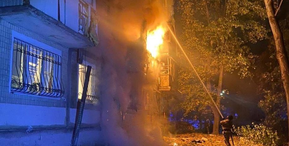 Der russische Angriff fing auch im Solomenskiy -Distrikt der Hauptstadt Feuer. M...