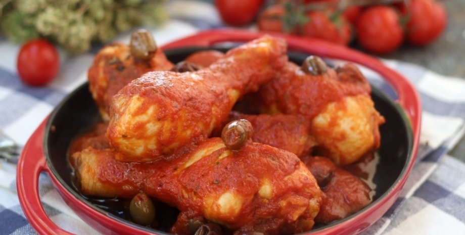 Курка в томатному соусі по-італійськи, курка рецепт, курка простий рецепт