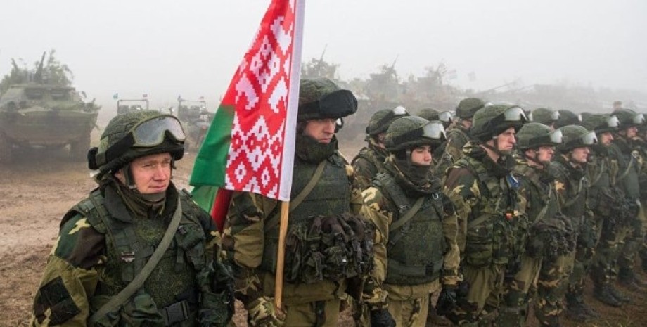 белорусские военные, флаг Беларуси, военная техника