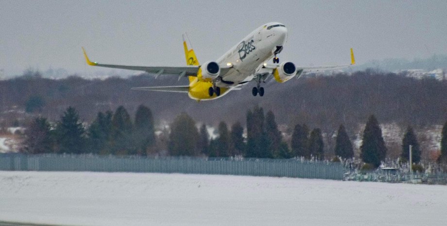 Львовский аэропорт, международный аэропорт Львов, киевский аэропорт Жуляны, самолет