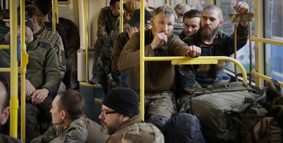 полк Азов в Мариуполе