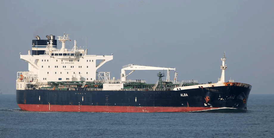 Танкер Ursus Maritimus під час рейду