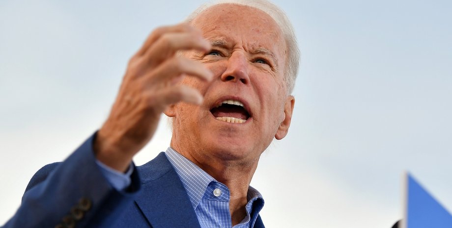 Джо Байден, трап самолета, упал, президент сша, курьез, падение, трап, самолет, видео,